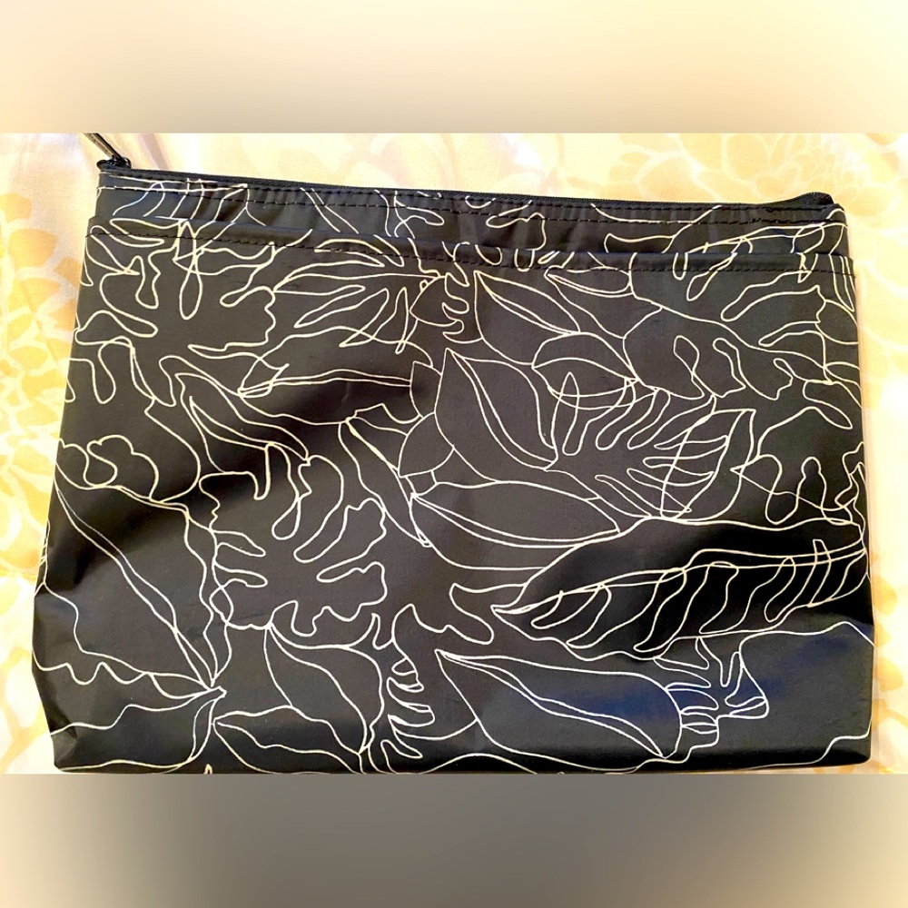 Thirty one insulated pouch